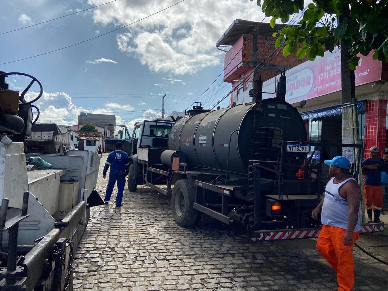 Pavimentação asfáltica da Avenida Otaviano da Hora