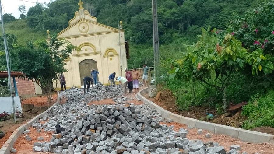 Pavimentação no Santo Estevão