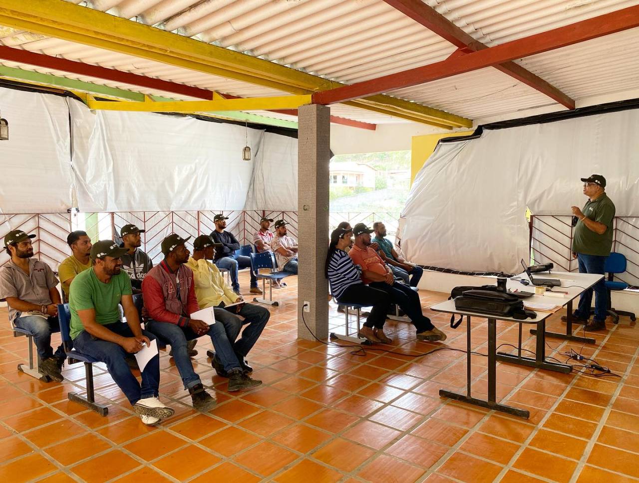 Curso de Operadores de Retroescavadeira